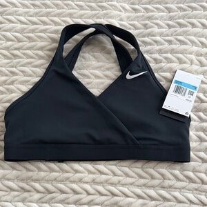 Nike Women's Black Cross-Back Sports Bra
